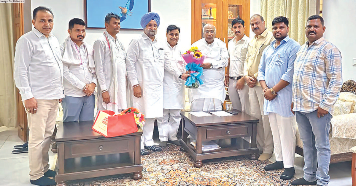 BAP MP Roat joins INDIA bloc, strengthens Cong position in Raj